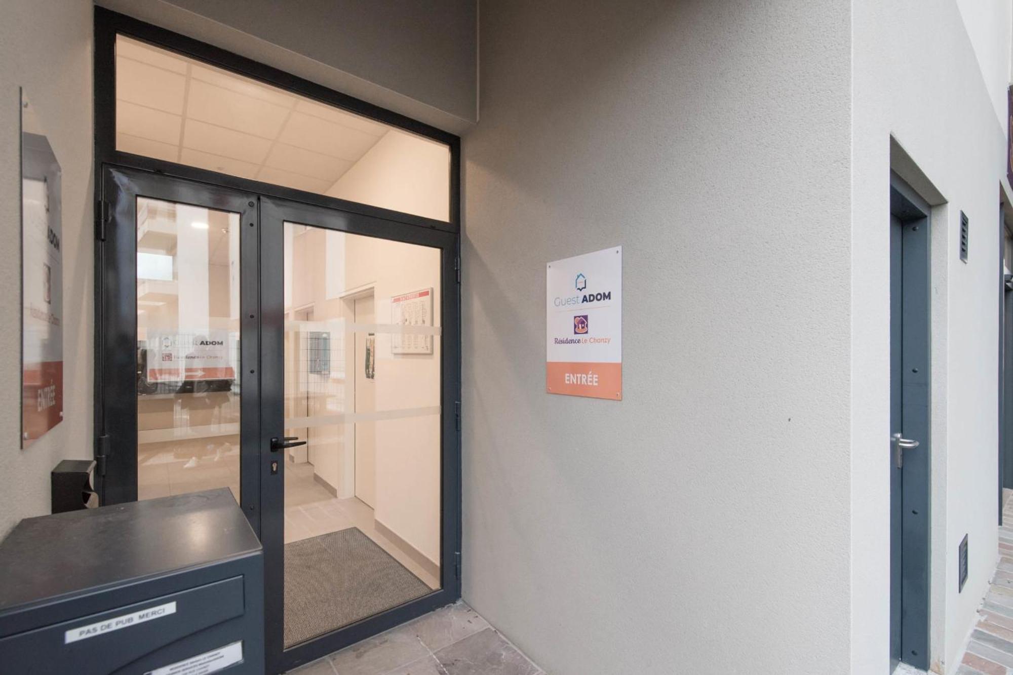 Pierrick - Studio Wifi Et Gare Apartment Le Mans Ngoại thất bức ảnh
